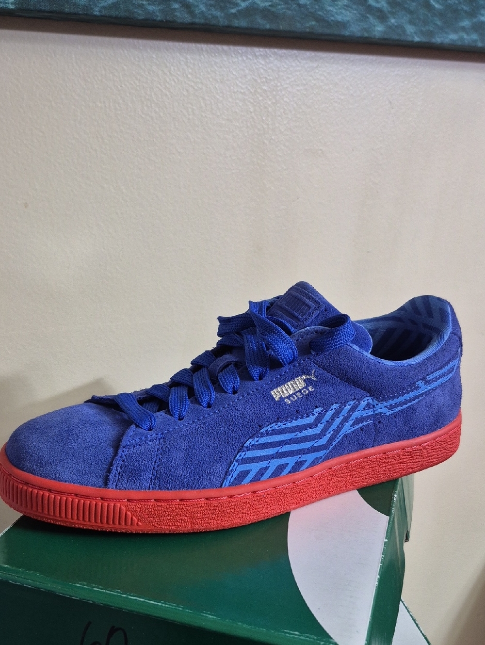 Puma Suede Men’s Sneakers in Royal Blue with Red Sole